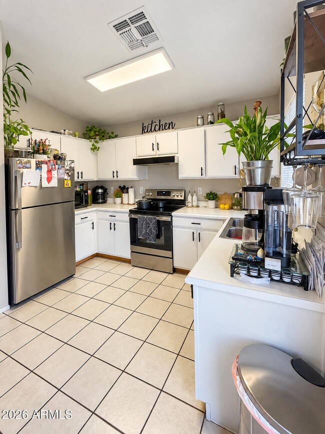 Building Photo - 8634 W Mariposa Dr