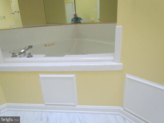 Building Photo - 13240 Clipper Cir