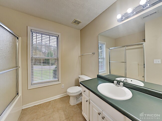 Building Photo - 3180 Willow Park Dr NE