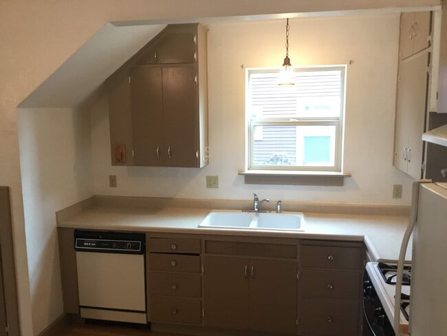 Building Photo - 3 Bedroom Duplex in Whiteaker Neighborhood