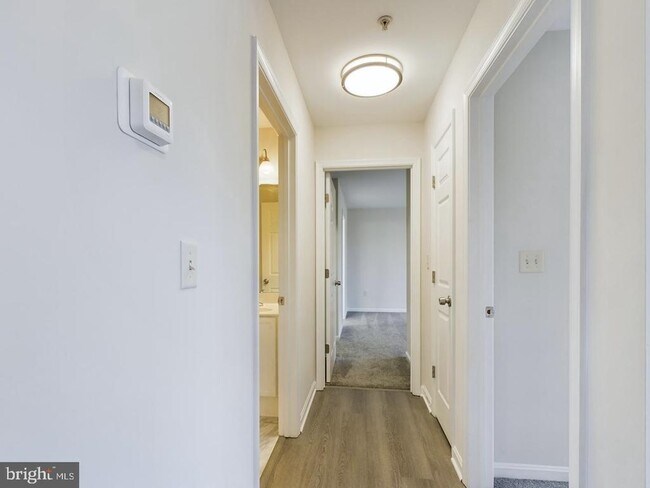 Building Photo - 302 Baughmans Ln