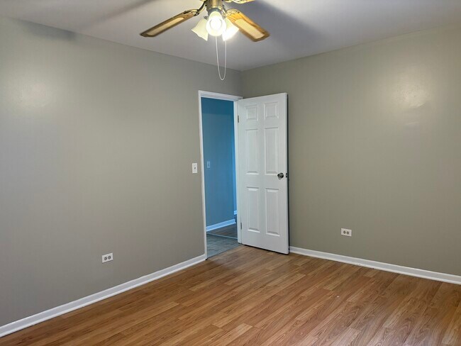 Building Photo - 9821 Bianco Terrace