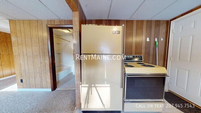 Building Photo - 282 Main St