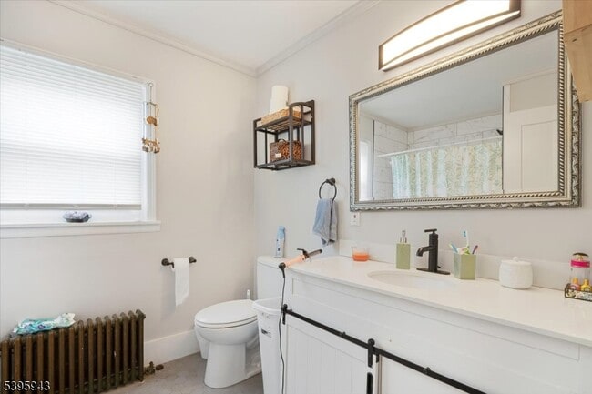 Building Photo - 21 Munson St