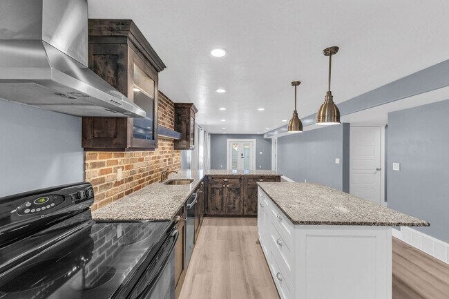 Building Photo - 2 BD 1 BA Mother-in-Law Unit at Point of the Mountain