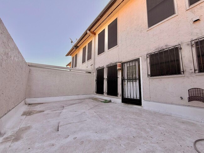 Building Photo - 101 W Del Mar Blvd