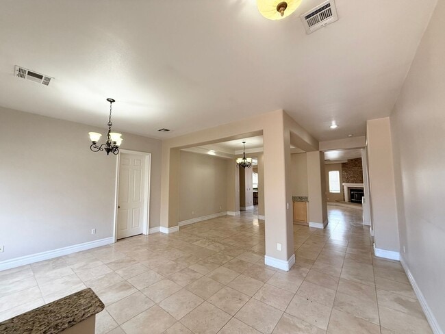 Building Photo - 5/BD 2.5/BA Spacious Home with Casita, RV ...