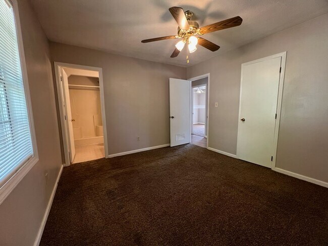 Building Photo - Convenient to Midtown, North Columbus, Ft Benning, CSU!!!