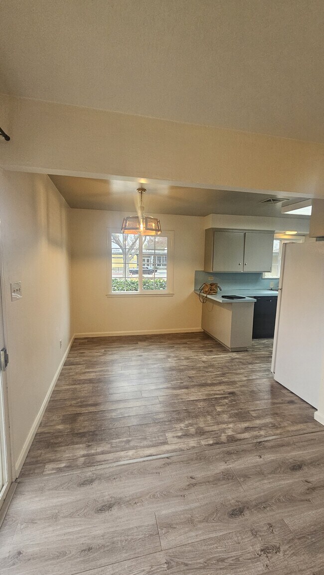 Building Photo - 2375 North Ave