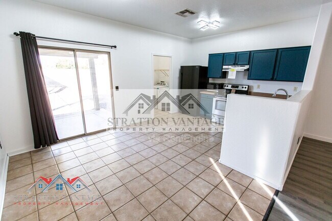 Building Photo - 16092 W Woodlands Ave