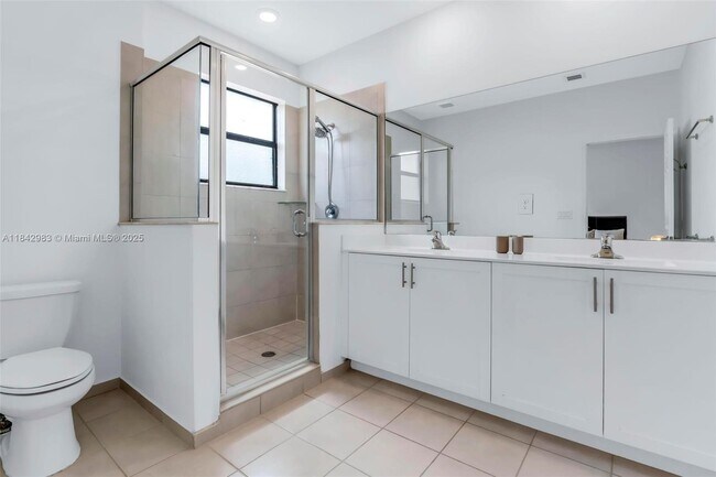 Building Photo - 159 SW 185th Way