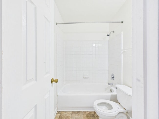 Building Photo - 3516 E Richmond Rd