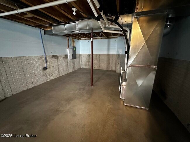 Building Photo - 7628 Fair Ln