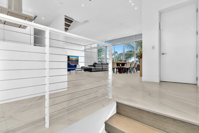 Building Photo - 3750 Yacht Club Dr