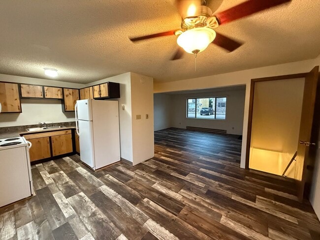 Building Photo - Two bedroom, one and bathroom townhome loc...