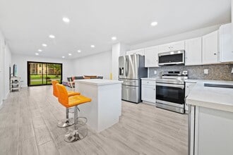 Building Photo - Fully Renovated 2 Bed / 2 Bath – Everything New!