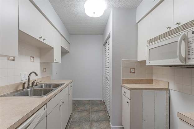 Building Photo - 5503 Pokeweed Ct