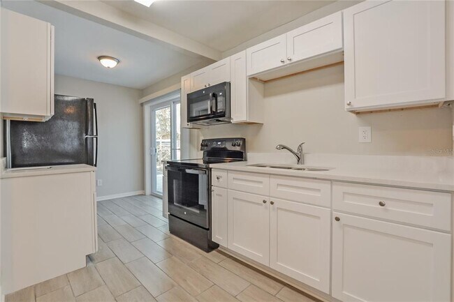 Building Photo - 1070 Emerald Dr