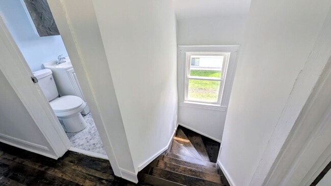 Building Photo - Updated 3-Bedroom | 1.5-Bath | Central AC | In-Unit Laundry – $1,800/month
