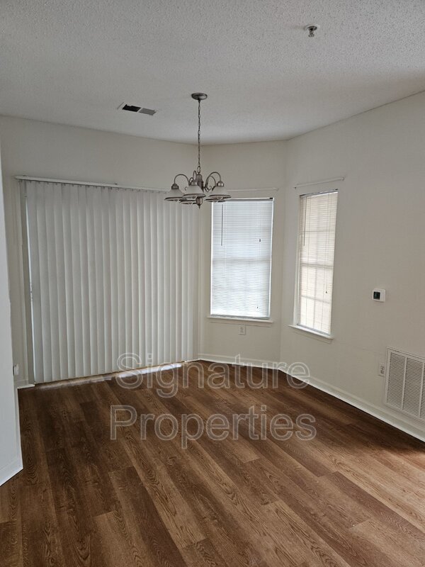 Building Photo - 801 Brassie Ln