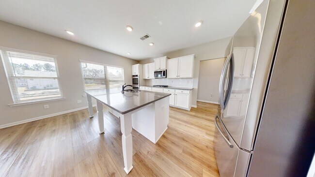 Building Photo - Large Home in The Preserve