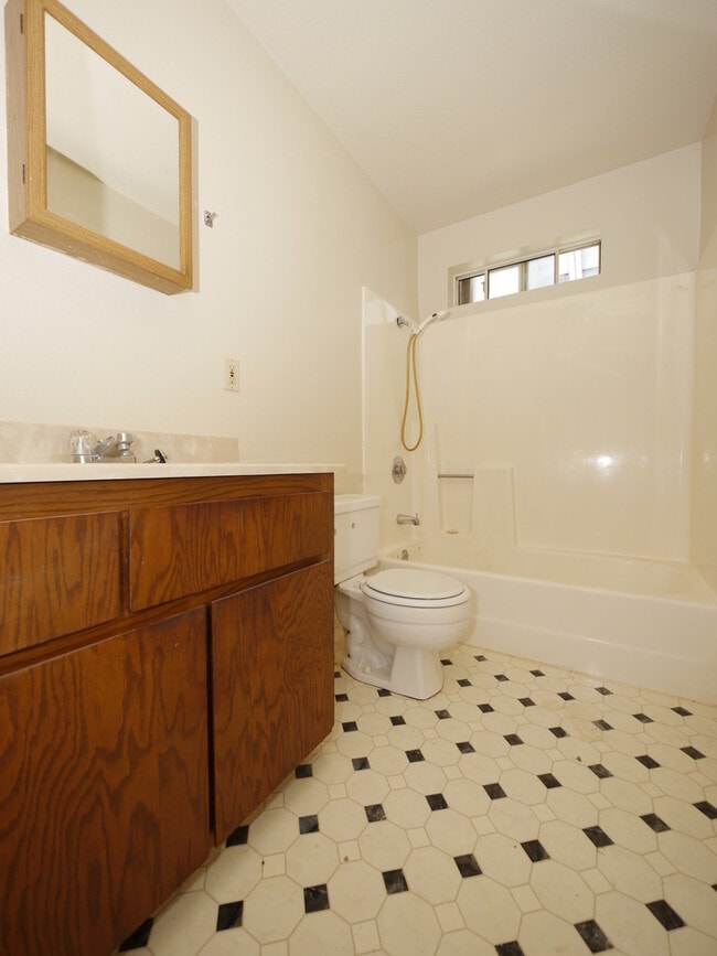 Building Photo - 41 Veterans Ln