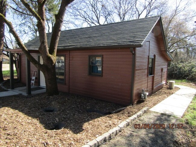 Primary Photo - Newly Refurbished Jacksonville Cottage 1be...