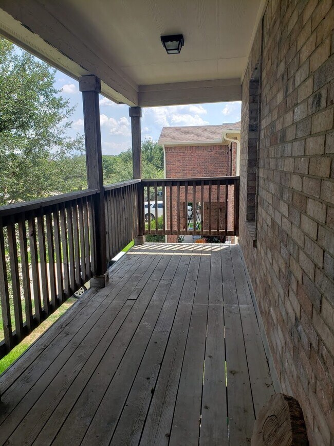 Balcony - 1824 Bayland St