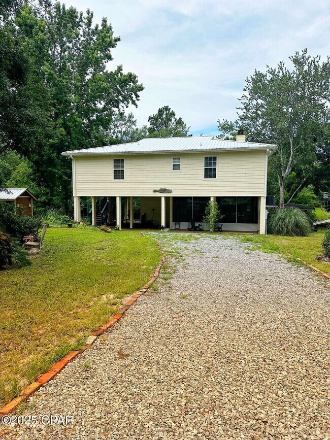 Building Photo - 165 Moss Ave