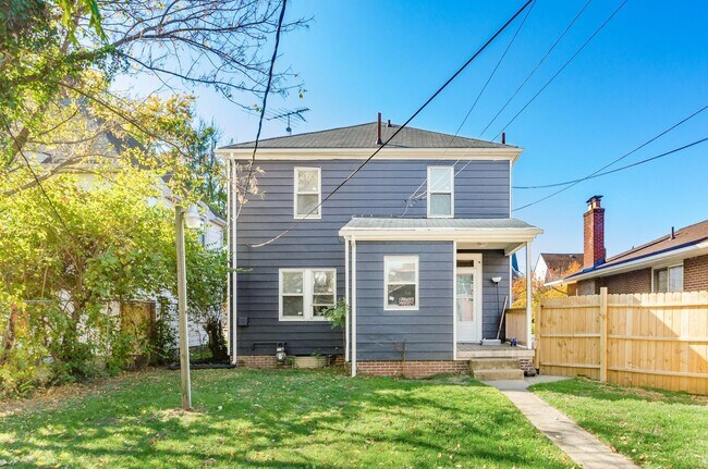 Building Photo - Driving Park Three Bedroom Two-Story