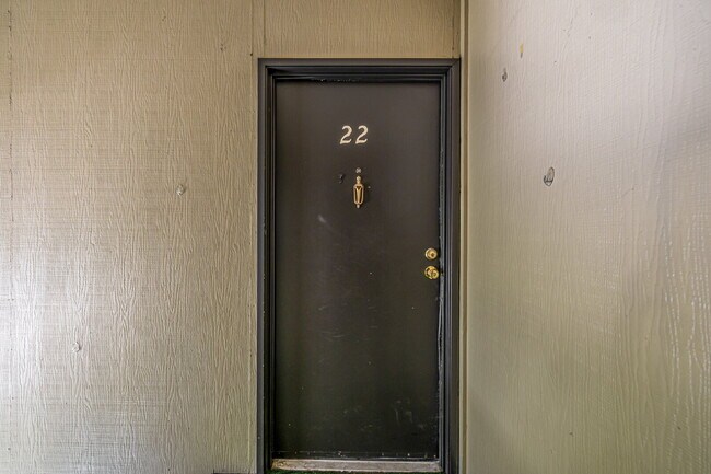Building Photo - Freshly updated Two bed one bath for rent  New attractive price