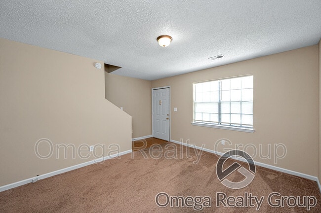 Building Photo - 405 22nd Ave NE
