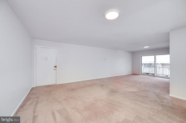 Building Photo - 2912 State Hill Rd