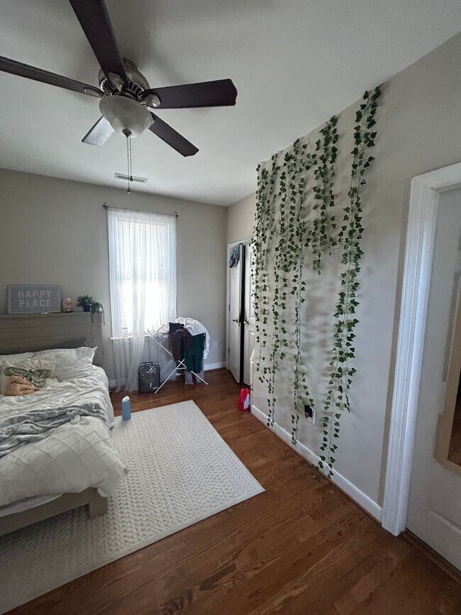 Building Photo - 1517 W Cary St