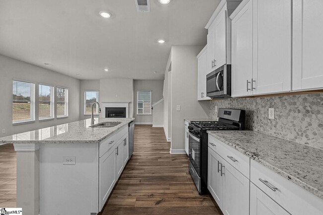 Building Photo - 403 Redear Rd