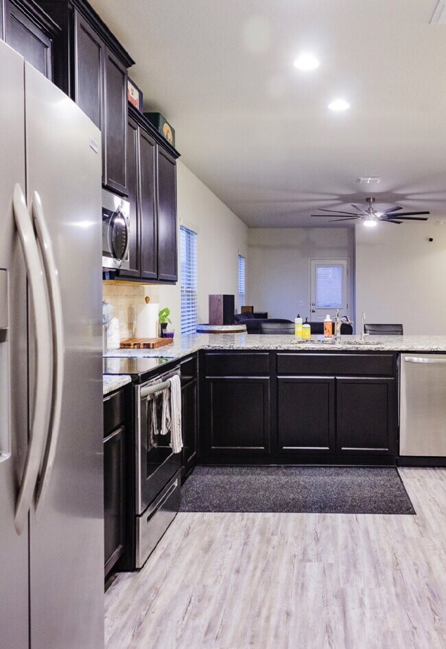 Building Photo - 8331 Bending Willow