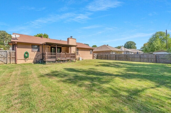 Building Photo - 3/2 Sherwood