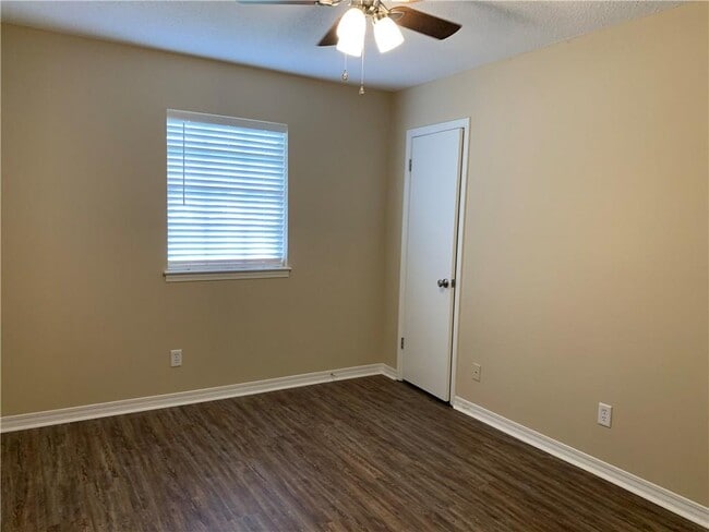 Building Photo - 2329 Genoa Dr