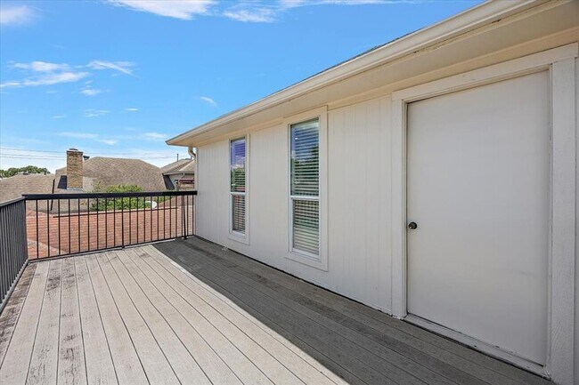 Building Photo - 627 Chadbourne Ct