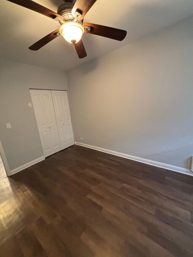 Building Photo - 3641 W Dickens Ave