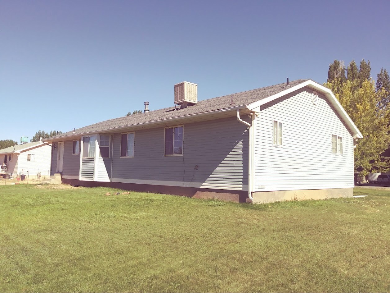 Southeast view of house - 4117 W 475 N