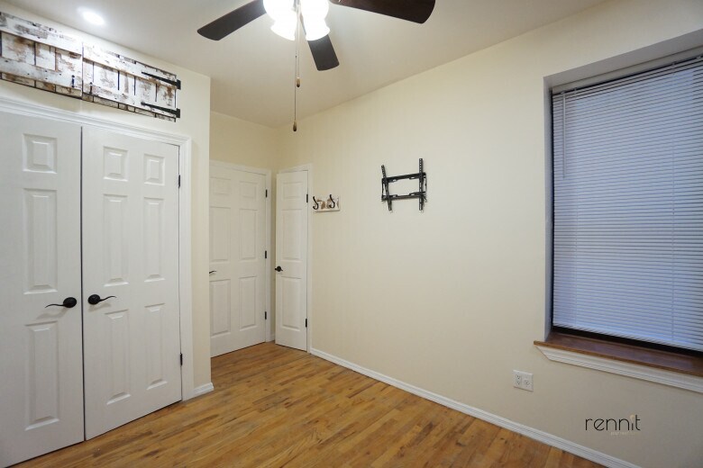 Building Photo - 310 Patchen Ave