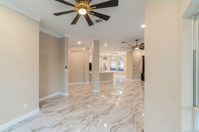 Building Photo - 18605 Elmbrook