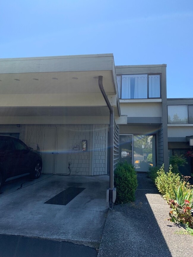 Primary Photo - LakeView, Mount lake terrace - 2 bed 1.5 b...