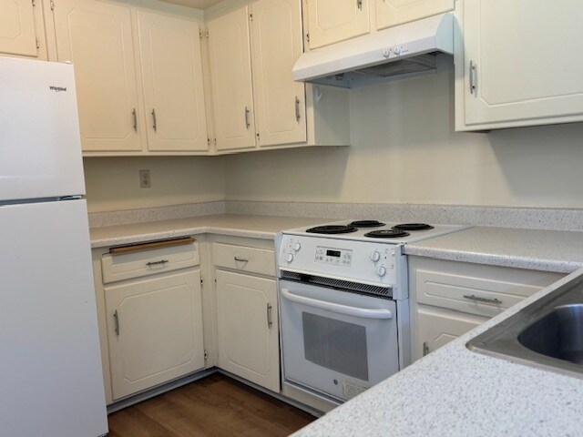 Building Photo - 10310 El Camino Real