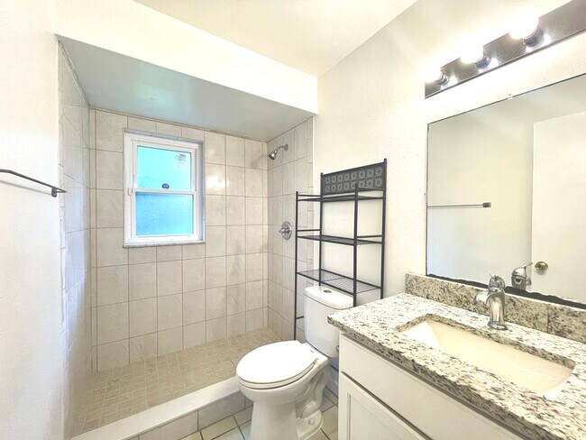 Building Photo - 1813 Grimke Ave