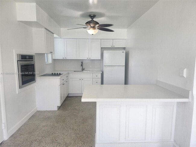 Building Photo - 3245 SW 88th Ct