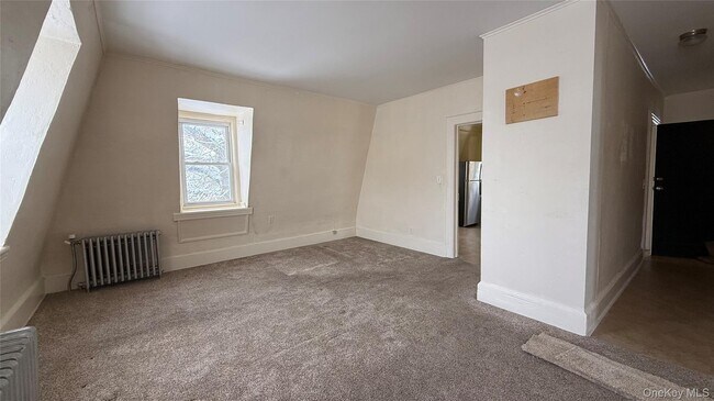 Building Photo - 64 Anstice St