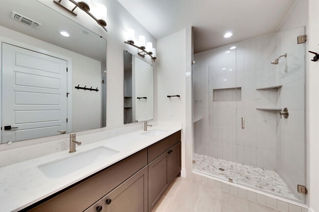 Building Photo - 4500 Freedom Dr