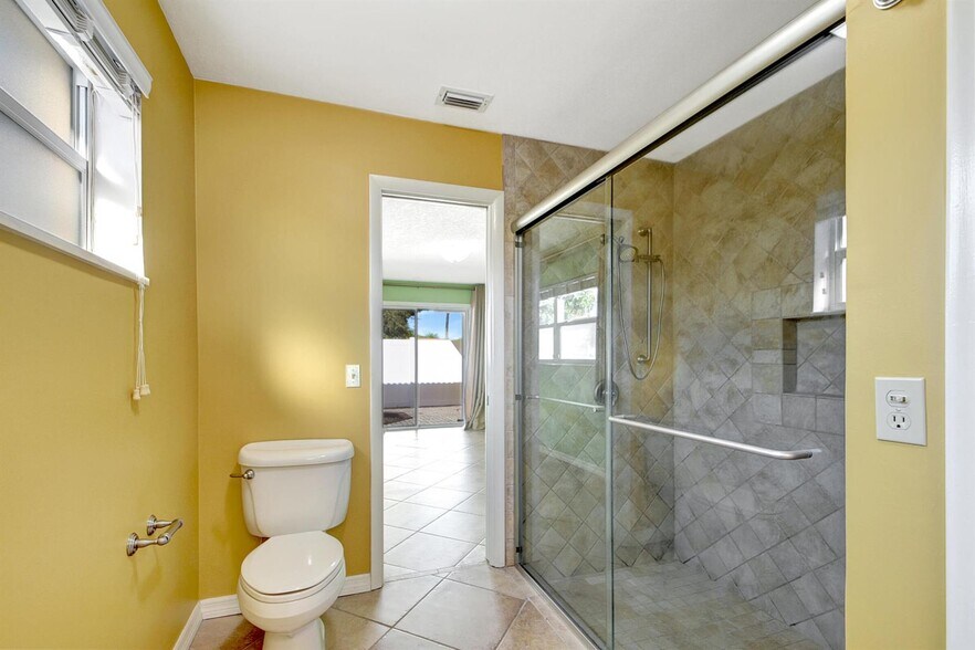 Building Photo - 1753 W Terrace Dr